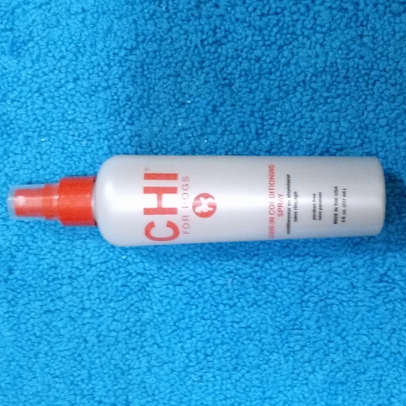 Other - NWOT CHI Dog Leave in Spray